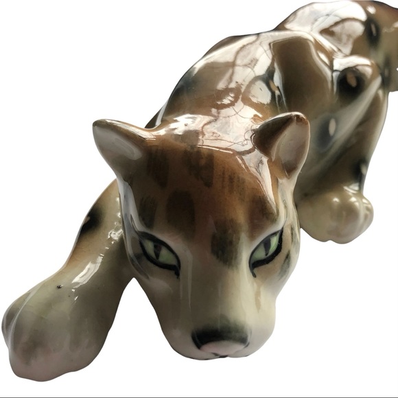 Vintage Mid Century Porcelain
Leopard Cat Figurine Decor - Picture 16 of 16